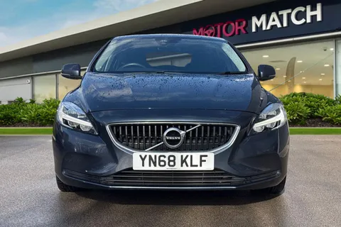 YN68KLF Volvo V40 1.5 T2 GPF Momentum Nav Plus Auto Euro 6 (s/s) 5dr Thumbnail #7