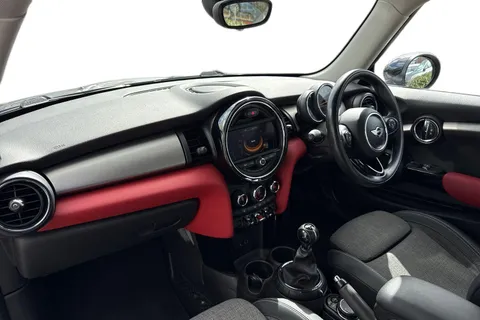 15 of 39 for Mini Hatch 1.5 Cooper Euro 6 (s/s) 3dr