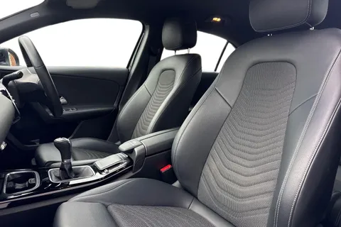 MT21PZP Mercedes-Benz A Class 1.3 A180 SE Euro 6 (s/s) 5dr Thumbnail #17