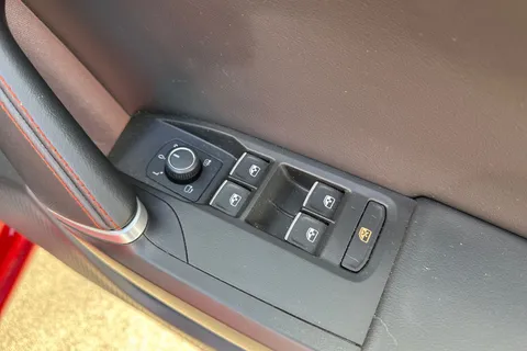 ST21UBD SEAT Leon 1.5 TSI EVO FR Sport Euro 6 (s/s) 5dr Thumbnail #22