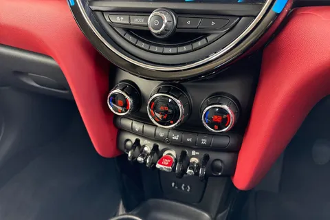 22 of 39 for Mini Hatch 1.5 Cooper Euro 6 (s/s) 3dr