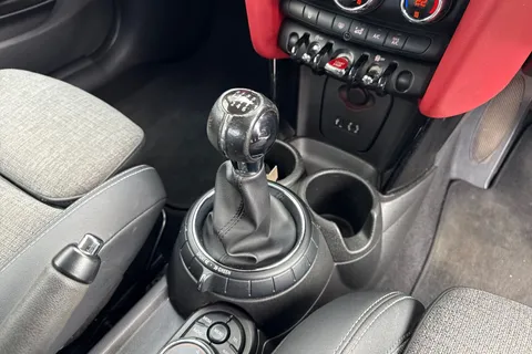 23 of 39 for Mini Hatch 1.5 Cooper Euro 6 (s/s) 3dr