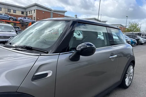 26 of 39 for Mini Hatch 1.5 Cooper Euro 6 (s/s) 3dr