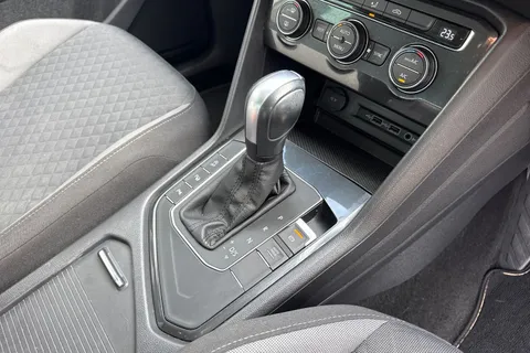 DL20YXK Volkswagen Tiguan 1.5 TSI EVO Match DSG Euro 6 (s/s) 5dr Thumbnail #24