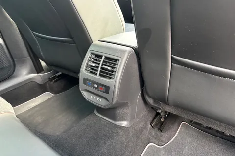 ST21UBD SEAT Leon 1.5 TSI EVO FR Sport Euro 6 (s/s) 5dr Thumbnail #30