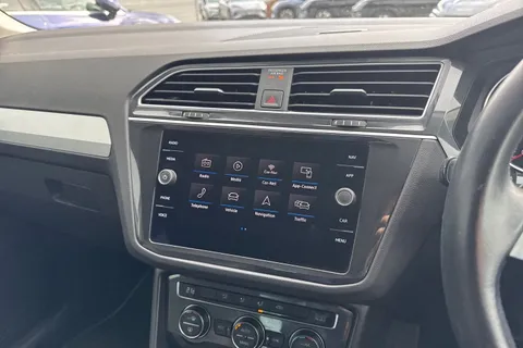 DL20YXK Volkswagen Tiguan 1.5 TSI EVO Match DSG Euro 6 (s/s) 5dr Thumbnail #32