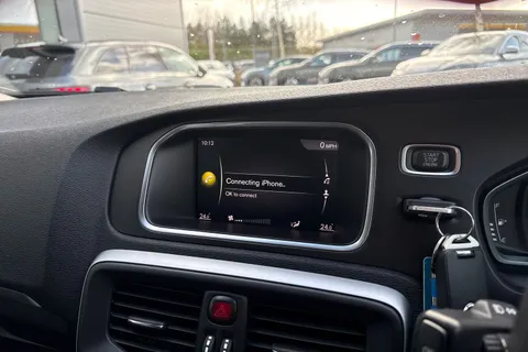 YN68KLF Volvo V40 1.5 T2 GPF Momentum Nav Plus Auto Euro 6 (s/s) 5dr Thumbnail #36