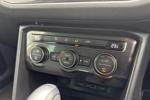 DL20YXK Volkswagen Tiguan 1.5 TSI EVO Match DSG Euro 6 (s/s) 5dr Thumbnail #37