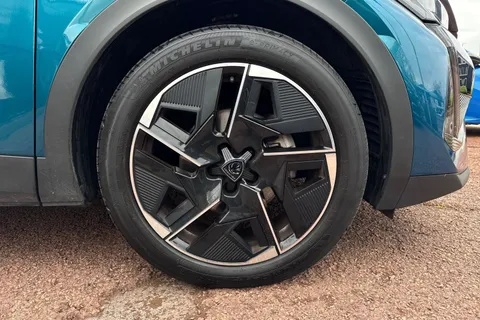 DF23YBB PEUGEOT 408 1.2 PureTech GT Fastback EAT Euro 6 (s/s) 5dr Thumbnail #11