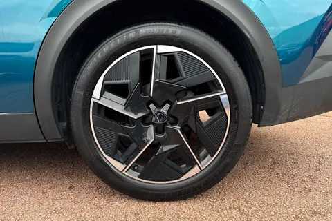 DF23YBB PEUGEOT 408 1.2 PureTech GT Fastback EAT Euro 6 (s/s) 5dr Thumbnail #13