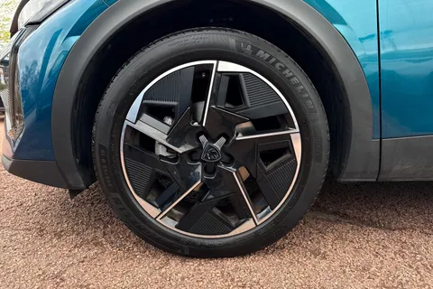 DF23YBB PEUGEOT 408 1.2 PureTech GT Fastback EAT Euro 6 (s/s) 5dr Thumbnail #14