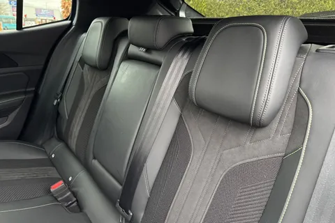 DF23YBB PEUGEOT 408 1.2 PureTech GT Fastback EAT Euro 6 (s/s) 5dr Thumbnail #20