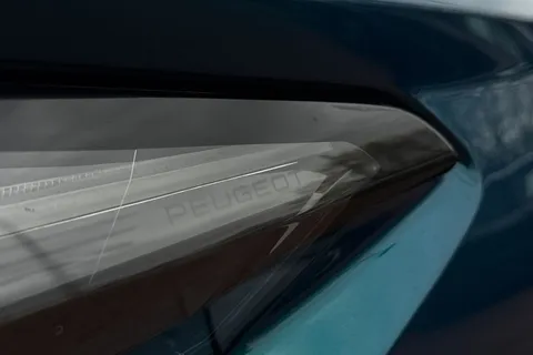 DF23YBB PEUGEOT 408 1.2 PureTech GT Fastback EAT Euro 6 (s/s) 5dr Thumbnail #28