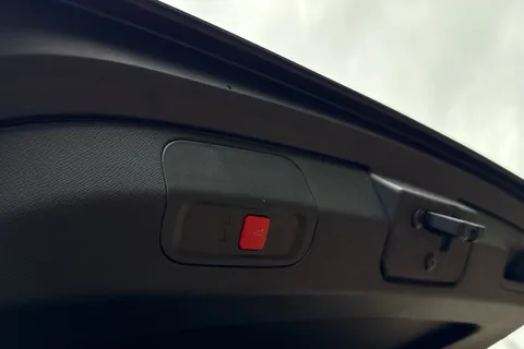 DF23YBB PEUGEOT 408 1.2 PureTech GT Fastback EAT Euro 6 (s/s) 5dr Thumbnail #29