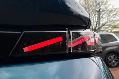 DF23YBB PEUGEOT 408 1.2 PureTech GT Fastback EAT Euro 6 (s/s) 5dr Thumbnail #31