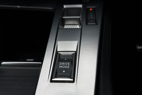 DF23YBB PEUGEOT 408 1.2 PureTech GT Fastback EAT Euro 6 (s/s) 5dr Thumbnail #32