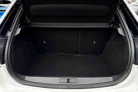 KO74XMM PEUGEOT 208 1.2 PureTech GT Euro 6 (s/s) 5dr Thumbnail #7