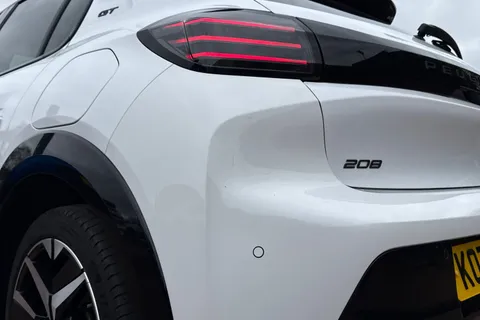 KO74XMM PEUGEOT 208 1.2 PureTech GT Euro 6 (s/s) 5dr Thumbnail #8