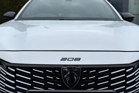 KO74XMM PEUGEOT 208 1.2 PureTech GT Euro 6 (s/s) 5dr Thumbnail #31