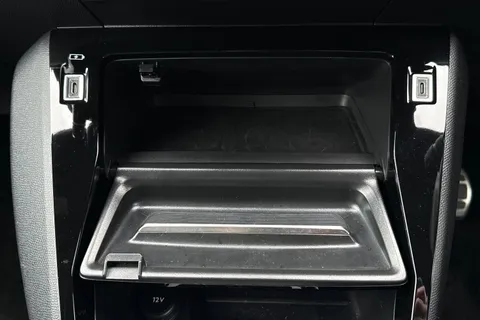 KO74XMM PEUGEOT 208 1.2 PureTech GT Euro 6 (s/s) 5dr Thumbnail #34