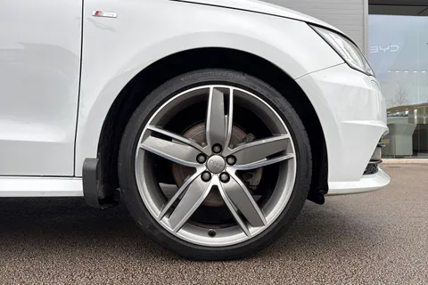 KP17OKU Audi A1 1.4 TFSI CoD Black Edition Sportback Euro 6 (s/s) 5dr Thumbnail #8