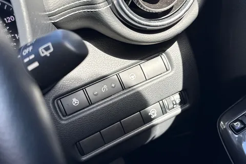 PN23WHT Nissan Juke 1.0 DIG-T Tekna Euro 6 (s/s) 5dr Thumbnail #41