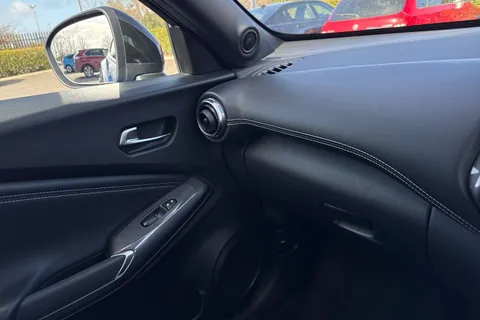 PN23WHT Nissan Juke 1.0 DIG-T Tekna Euro 6 (s/s) 5dr Thumbnail #57