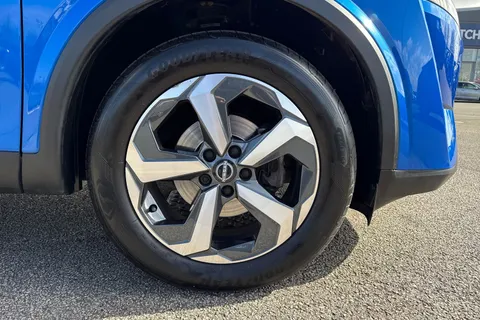 DU23YNR Nissan Qashqai 1.3 DIG-T MHEV N-Connecta XTRON Euro 6 (s/s) 5dr Thumbnail #11