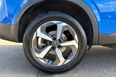 DU23YNR Nissan Qashqai 1.3 DIG-T MHEV N-Connecta XTRON Euro 6 (s/s) 5dr Thumbnail #12