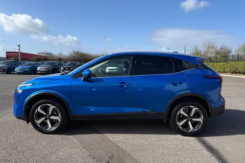 DU23YNR Nissan Qashqai 1.3 DIG-T MHEV N-Connecta XTRON Euro 6 (s/s) 5dr Thumbnail #32