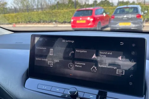 DU23YNR Nissan Qashqai 1.3 DIG-T MHEV N-Connecta XTRON Euro 6 (s/s) 5dr Thumbnail #49