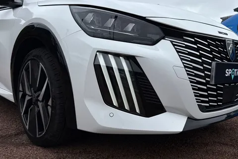 RE24JDJ PEUGEOT 208 1.2 PureTech GT Euro 6 (s/s) 5dr Thumbnail #9