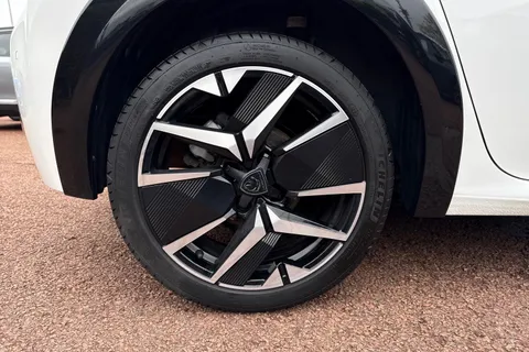 RE24JDJ PEUGEOT 208 1.2 PureTech GT Euro 6 (s/s) 5dr Thumbnail #11