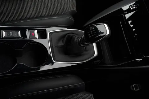 RE24JDJ PEUGEOT 208 1.2 PureTech GT Euro 6 (s/s) 5dr Thumbnail #23