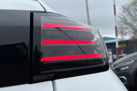 RE24JDJ PEUGEOT 208 1.2 PureTech GT Euro 6 (s/s) 5dr Thumbnail #29