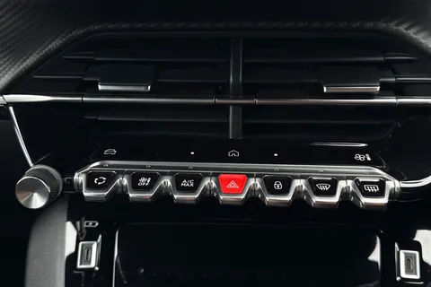 RE24JDJ PEUGEOT 208 1.2 PureTech GT Euro 6 (s/s) 5dr Thumbnail #32