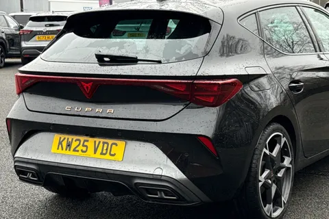 9 of 54 for CUPRA Leon 1.5 eTSI V2 DSG Euro 6 (s/s) 5dr