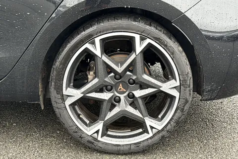 13 of 54 for CUPRA Leon 1.5 eTSI V2 DSG Euro 6 (s/s) 5dr