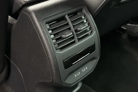 33 of 54 for CUPRA Leon 1.5 eTSI V2 DSG Euro 6 (s/s) 5dr