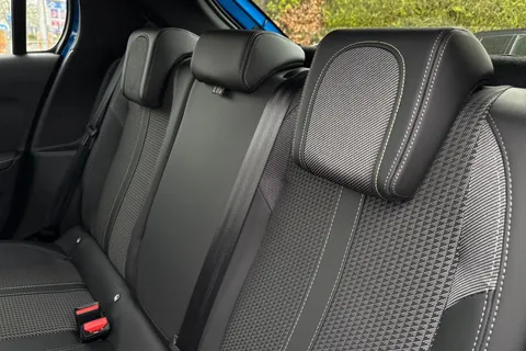 YS71UZV PEUGEOT 208 1.2 PureTech GT Euro 6 (s/s) 5dr Thumbnail #20