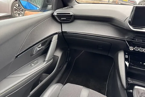 YS71UZV PEUGEOT 208 1.2 PureTech GT Euro 6 (s/s) 5dr Thumbnail #21