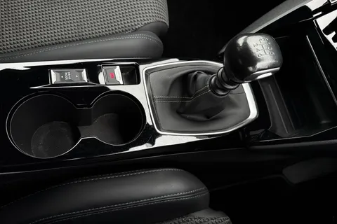 YS71UZV PEUGEOT 208 1.2 PureTech GT Euro 6 (s/s) 5dr Thumbnail #24