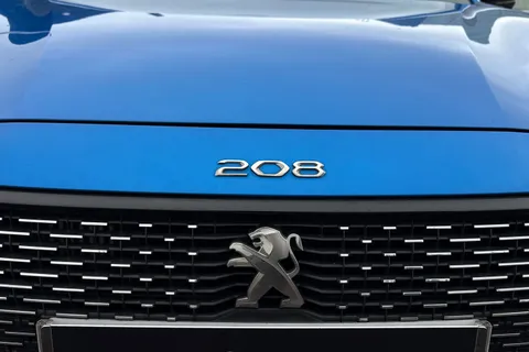 YS71UZV PEUGEOT 208 1.2 PureTech GT Euro 6 (s/s) 5dr Thumbnail #27