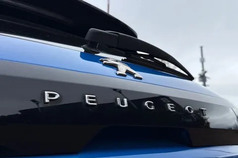 YS71UZV PEUGEOT 208 1.2 PureTech GT Euro 6 (s/s) 5dr Thumbnail #30