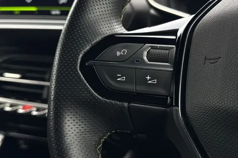 YS71UZV PEUGEOT 208 1.2 PureTech GT Euro 6 (s/s) 5dr Thumbnail #36