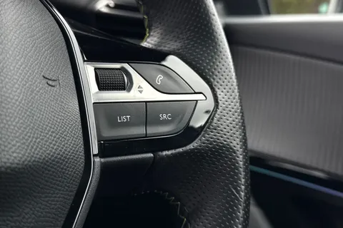 YS71UZV PEUGEOT 208 1.2 PureTech GT Euro 6 (s/s) 5dr Thumbnail #37