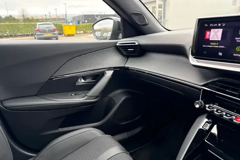 BL73PHF PEUGEOT 2008 1.2 PureTech GT EAT Euro 6 (s/s) 5dr Thumbnail #61