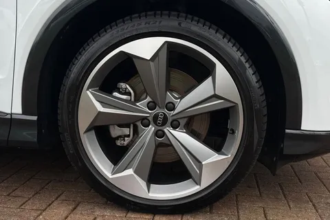 11 of 66 for Audi Q4 e-tron Q4 Black Edition 45 e-tron 210,00 kW