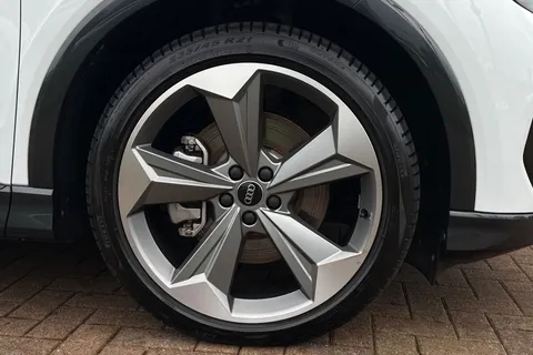 13 of 66 for Audi Q4 e-tron Q4 Black Edition 45 e-tron 210,00 kW