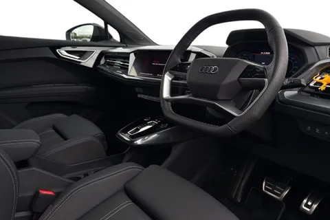 14 of 66 for Audi Q4 e-tron Q4 Black Edition 45 e-tron 210,00 kW